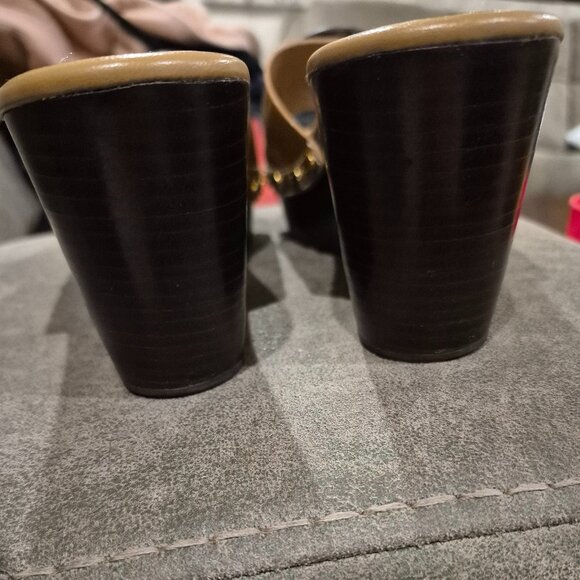 Tory Burch Wedge Slides Tan Like New Size 6.5M - Picture 4 of 8